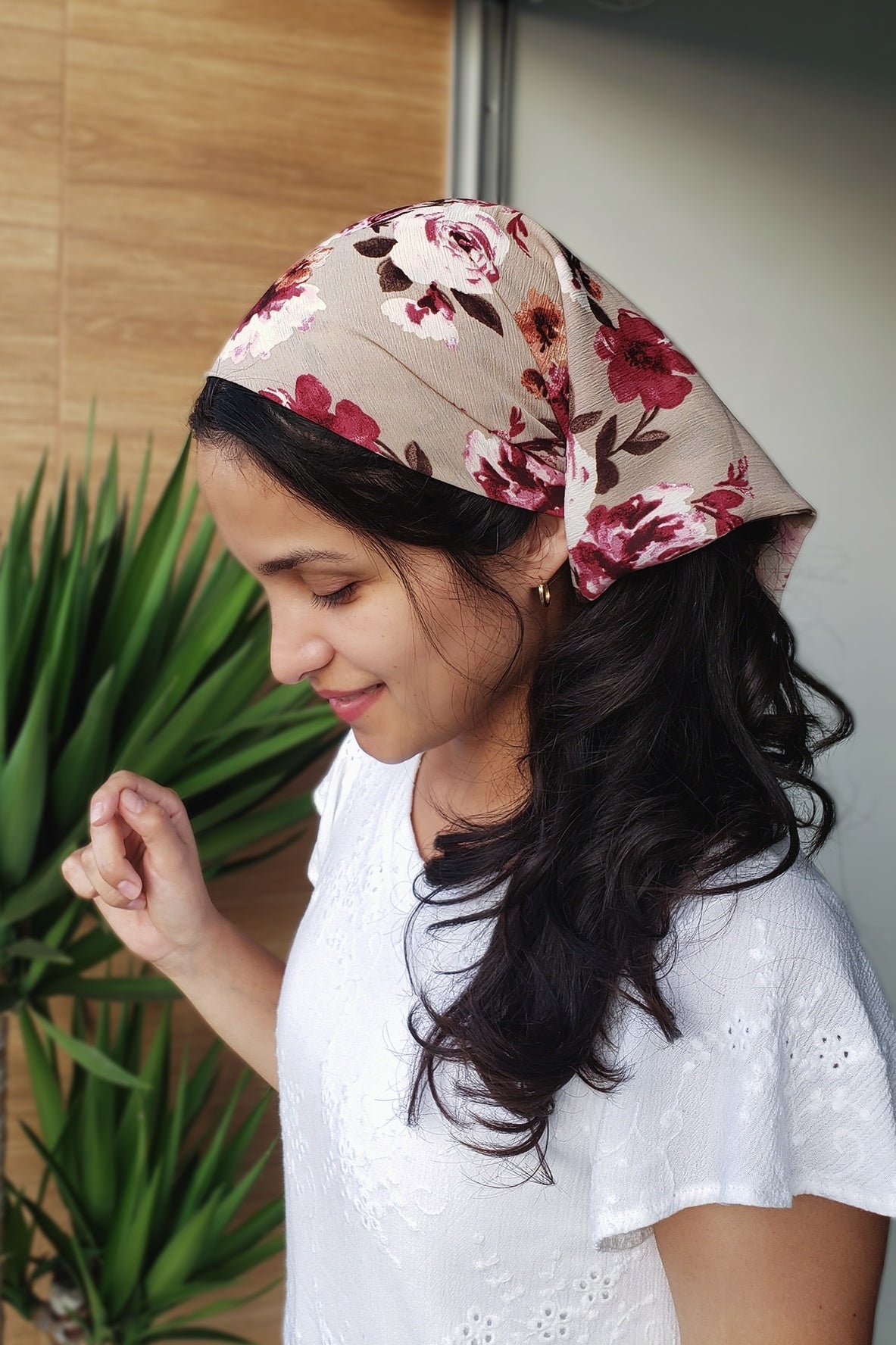 Bandana Lily - Beige Floral