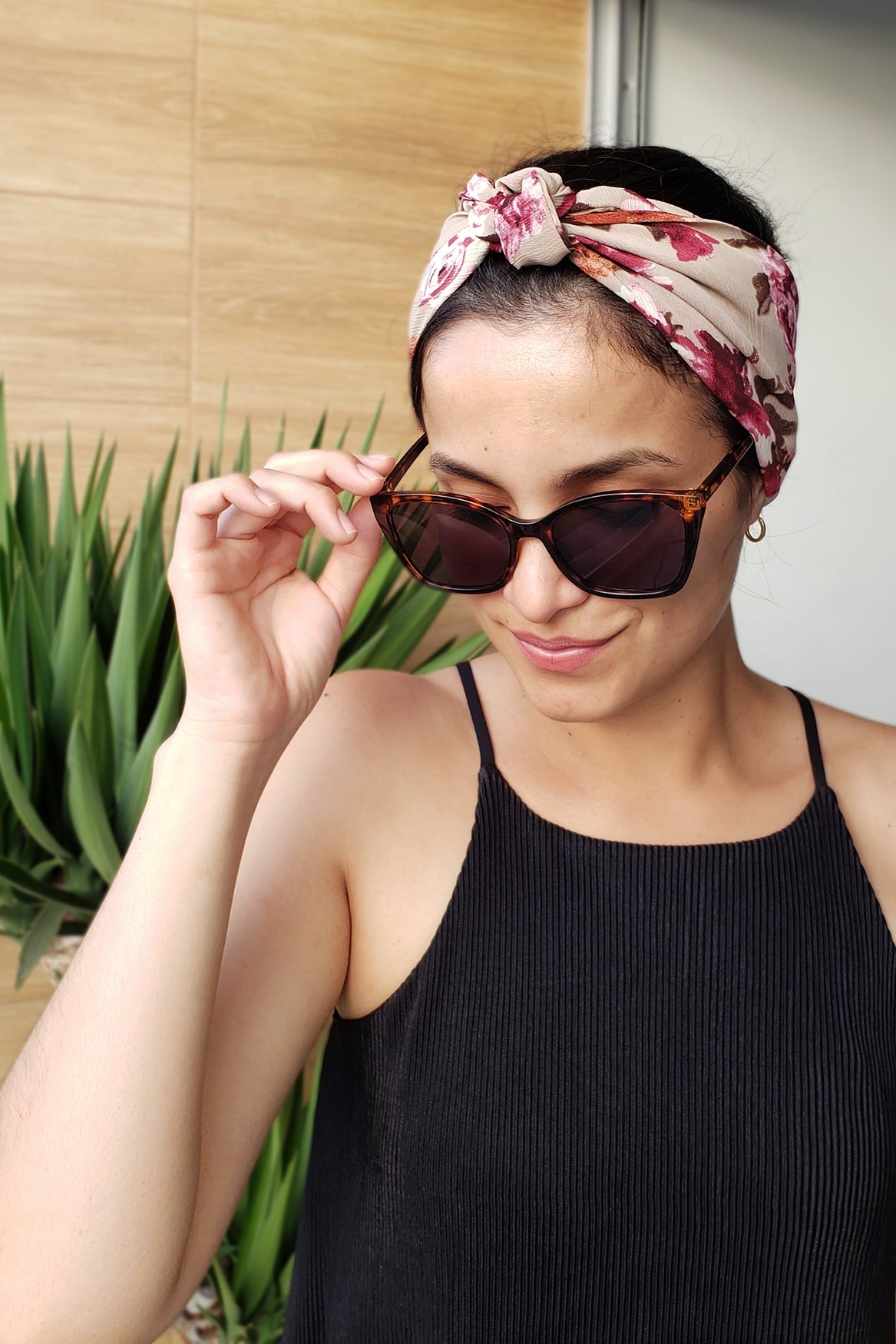 Bandana Lily - Beige Floral
